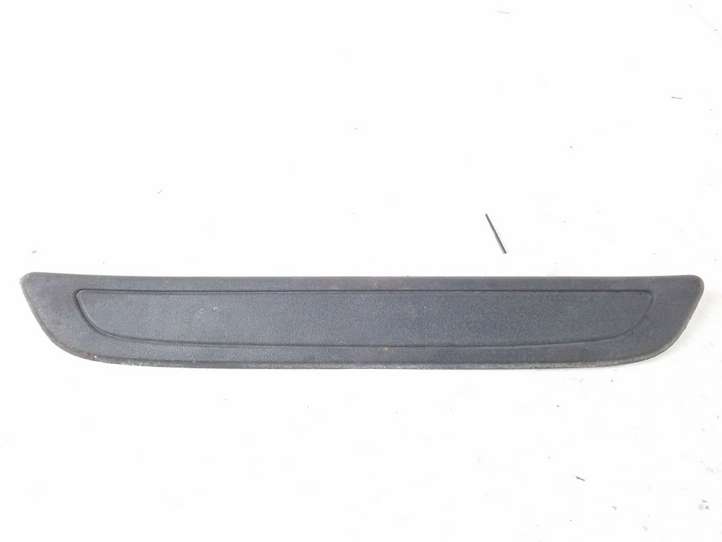 Toyota Auris 150 (2006 - 2012)  67915-02040 Отделка заднего порога (внутренняя)