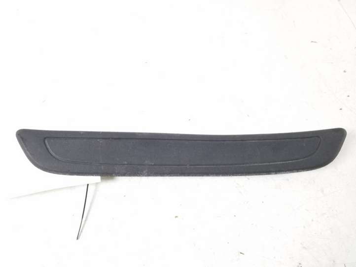 Toyota Auris 150 (2006 - 2012)  67916-02040 Отделка заднего порога (внутренняя)