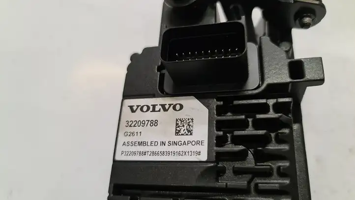 Volvo S90, V90 (2016 - 2020) 32209788 Камера в лобовом стекле — фото 4