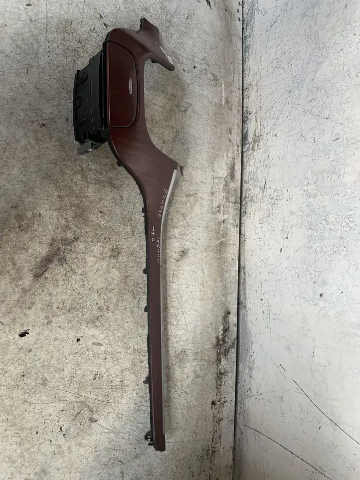 Hyundai Santa Fe (2005 - 2009) Передняя пепельница — фото 1