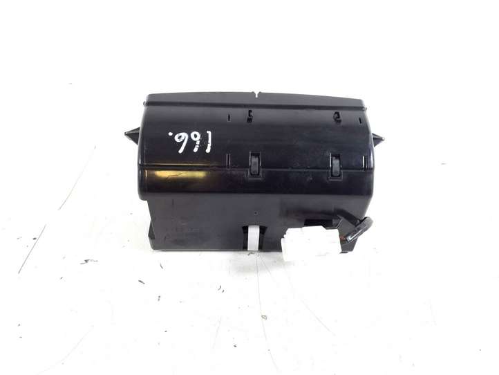 Toyota Avensis T250 (2003 - 2006)  74110-05020 Пепельница