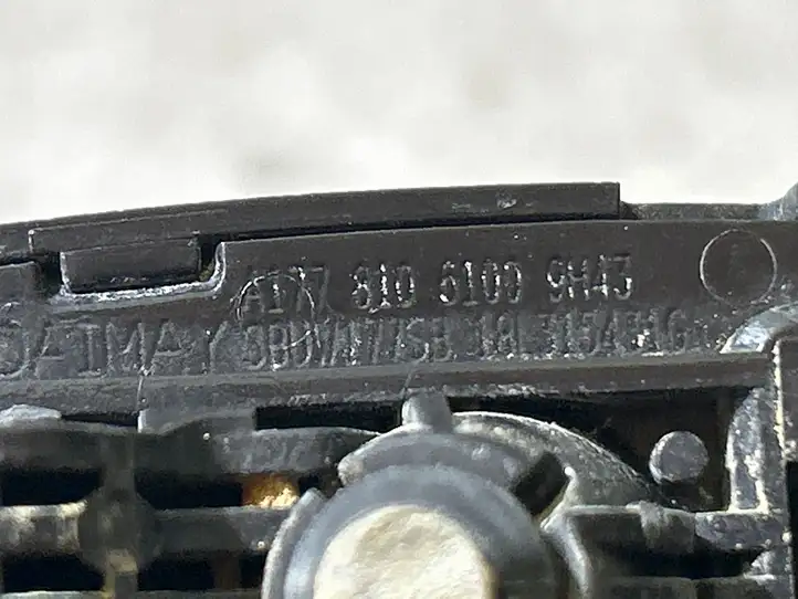 Mercedes-Benz (2024 - ) A1778105100 Крепление солнцезащитного козырька — фото 3