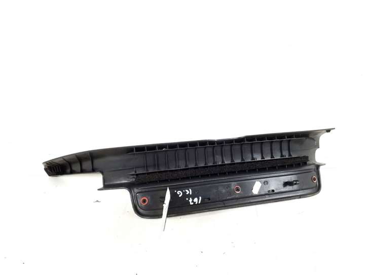 Toyota Avensis T250 (2003 - 2006)  67918-05040 Отделка заднего порога (внутренняя)