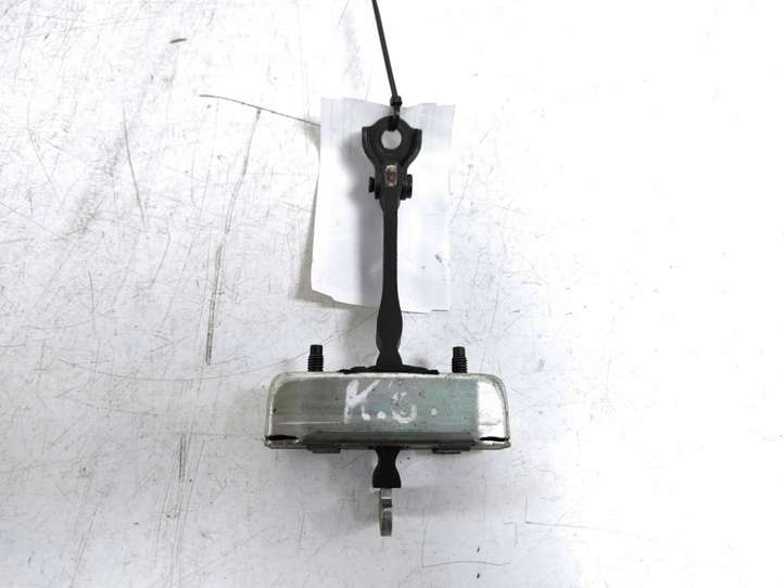 Toyota Auris 150 (2006 - 2012)  68630-02120 Ограничитель открывания задней двери