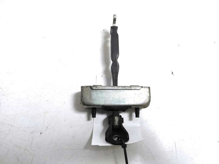 Toyota Auris 150 (2006 - 2012)  68630-02120 Ограничитель открывания задней двери