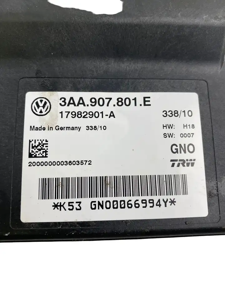 Volkswagen PASSAT B7 (2011 - 2014) 3AA907801E Блок управления стояночным тормозом (EPB) — фото 8