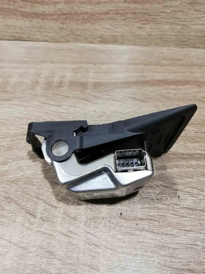 BMW 5 E60 E61 (2004 - 2010) 9137716 Камера в лобовом стекле — фото 3