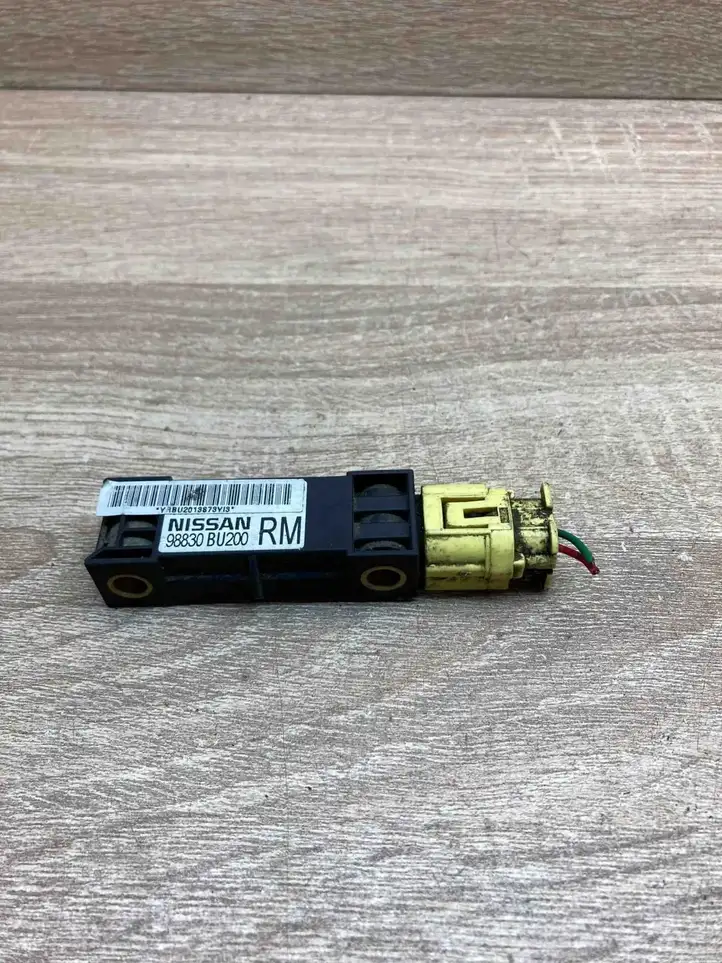 Nissan Almera (2000 - 2006) 98830BU200 Датчик удара SRS — фото 3
