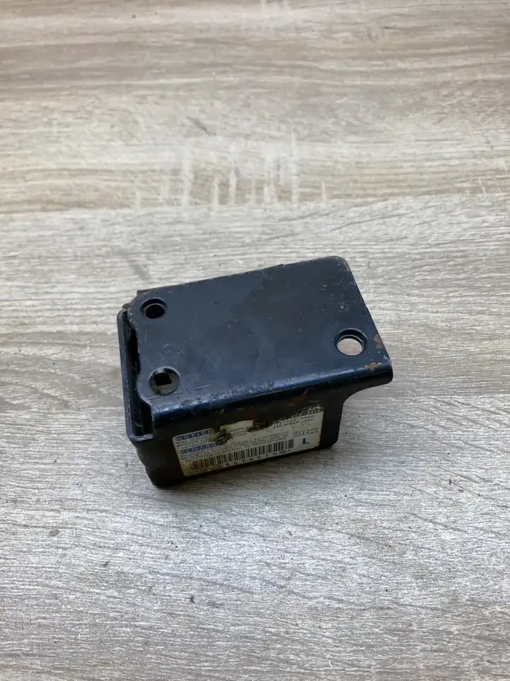 Toyota RAV 4 (XA20) (2000 - 2005) 1876005560 Датчик удара SRS — фото 3