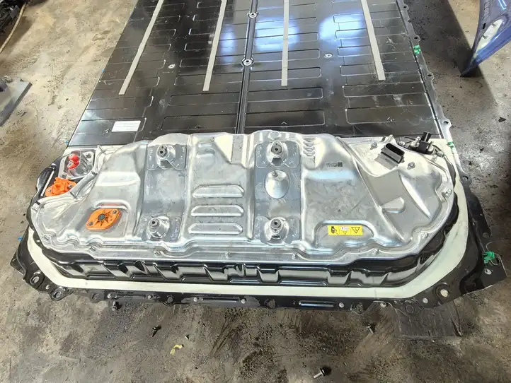 Tesla Model 3 (2017 - 2023) 166696899C Аккумулятор гибридного / электрического автомобиля — фото 3
