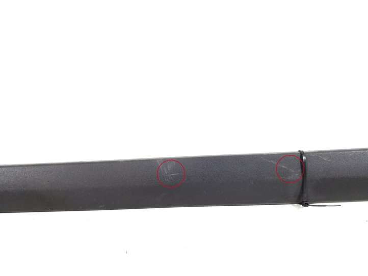 Toyota Auris 150 (2006 - 2012)   Отделка (молдинг) передней двери