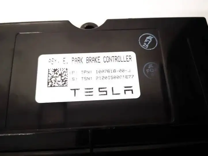 Tesla Model S (2021 - ) 100761800J Блок управления тормозной системой — фото 2