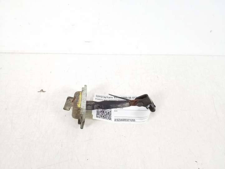 Toyota Yaris Verso (1999 - 2005)  68620-52010 Ограничитель открывания двери