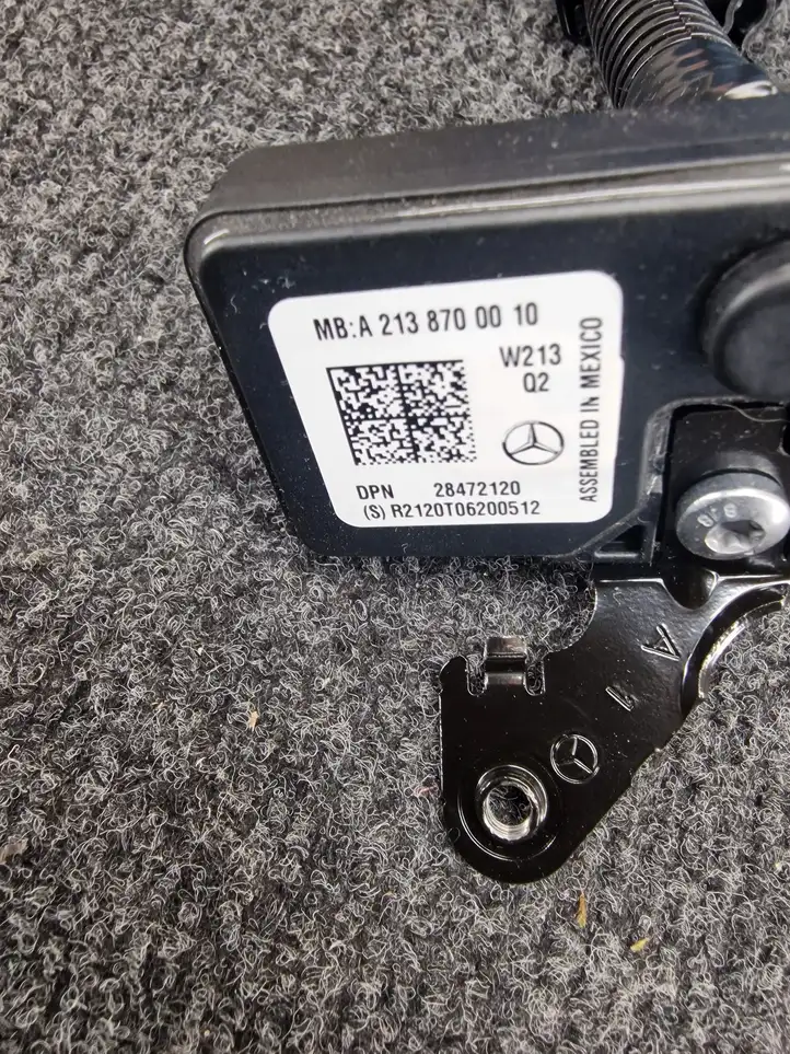 Mercedes-Benz GLC X253/C253 (2015 - ) A2138700010 Датчик занятости сиденья — фото 3