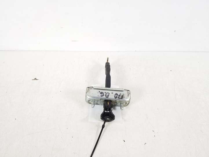 Toyota Corolla E120 E130 (2000 - 2004)  68630-12090 Ограничитель открывания задней двери