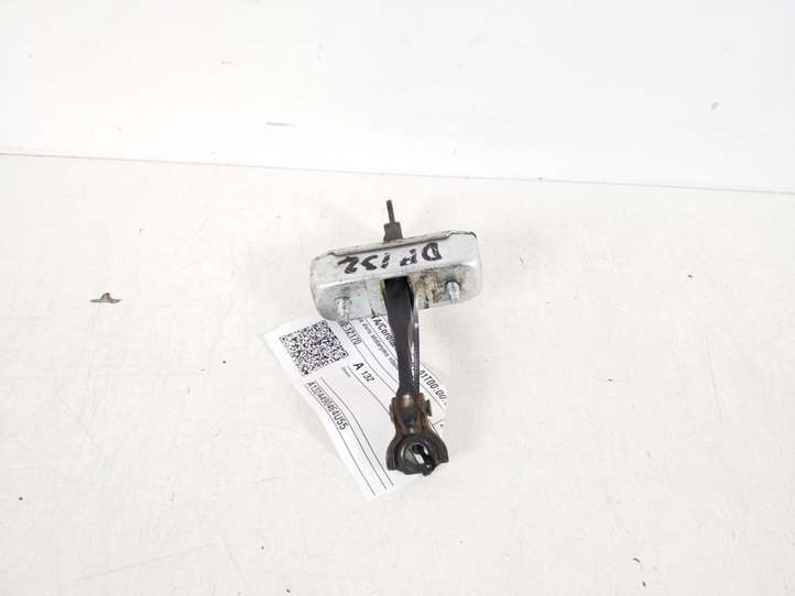 Toyota Corolla E120 E130 (2004 - 2007)  68610-12170 Ограничитель открывания двери