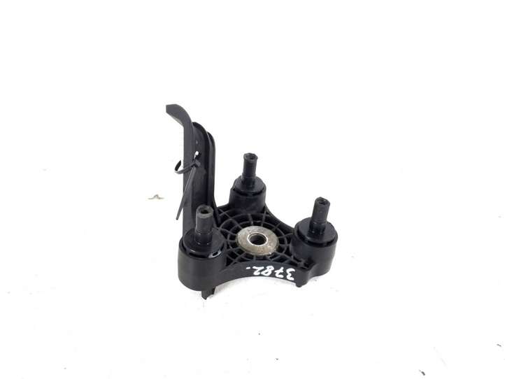 Mercedes-Benz E W212 (2009 - 2016)  A2124300410 Кронштнйн блока ABS