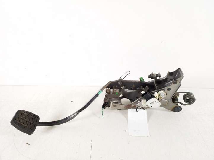 Toyota Avensis T270 (2009 - 2012)  31301-20600 Педаль сцепления