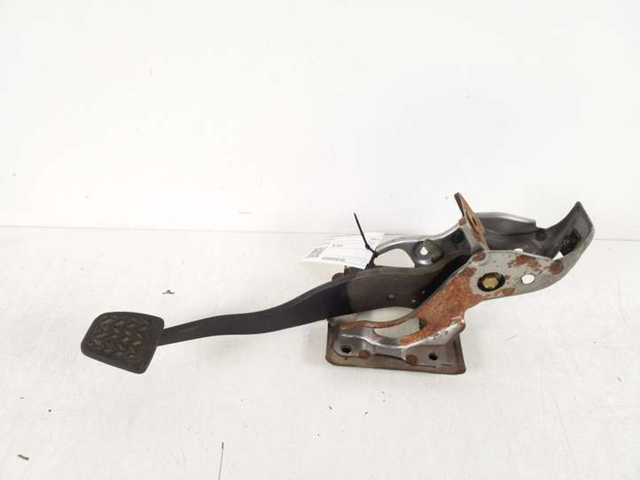 Toyota Avensis T250 (2003 - 2006)  47101-05100 Тормозная педаль