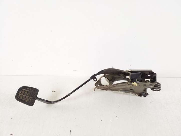Toyota Avensis T250 (2003 - 2006)  31301-05080 Педаль сцепления