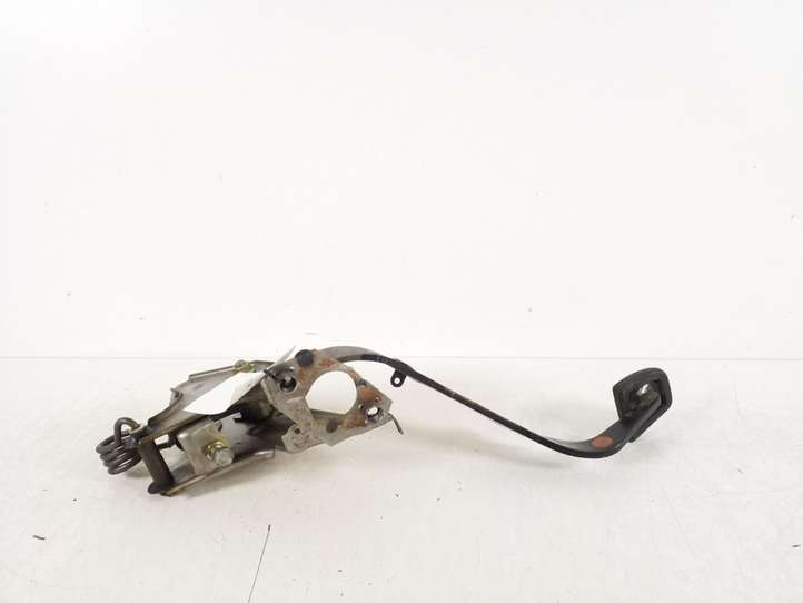 Toyota Avensis T250 (2003 - 2006)  31301-05080 Педаль сцепления