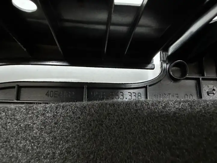 Porsche Macan (95B) (2019 - ) 95B863338 Решетка динамика задней полки — фото 4