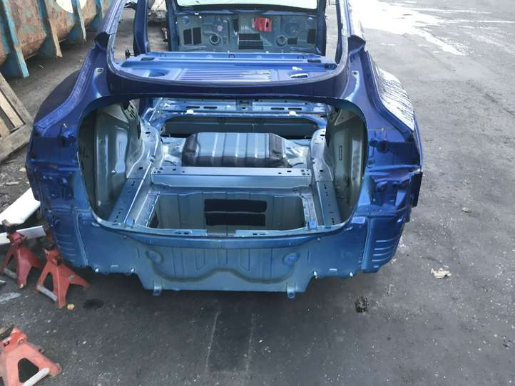 Tesla Model 3 (2017 - 2023)   Задняя четверть