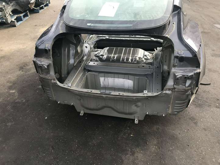 Tesla Model 3 (2017 - 2023)   Задняя четверть
