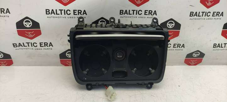 BMW 5 F10 F11 (2009 - 2016)  82399 Держатель чашки