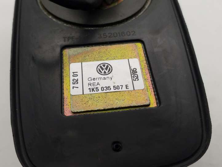 Volkswagen Jetta V (2005 - 2010)  1K5035507E Антенна (антенна GPS)