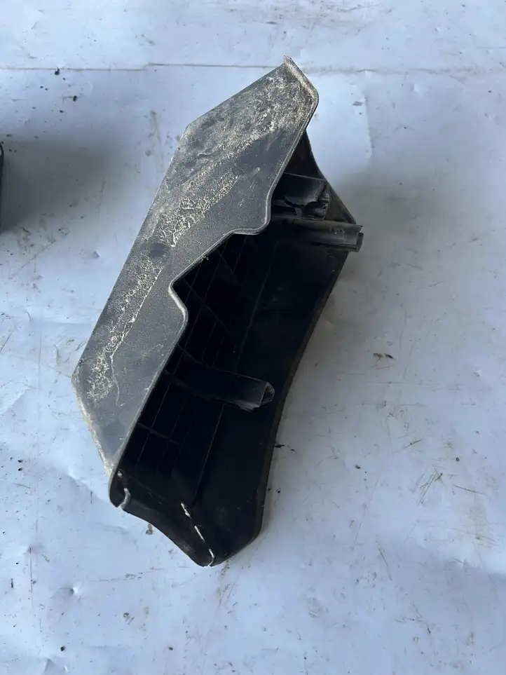 Toyota Land Cruiser (J120) (2002 - 2009) 5819060090 Подставка для ноги — фото 3