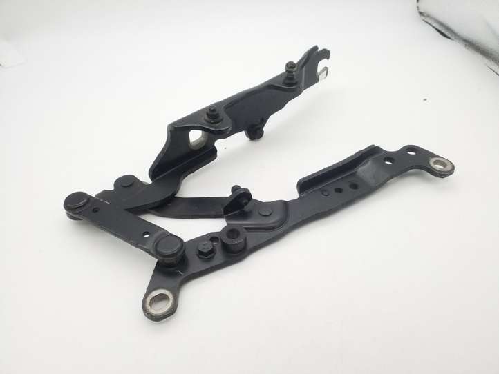 BMW 5 F10 F11 (2009 - 2016)  719132703 Петля замка капота