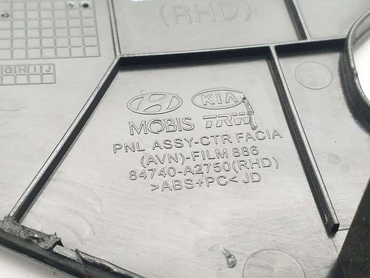 Kia Ceed (2012 - 2015)  84740A2750 Отделка радио/ навигации