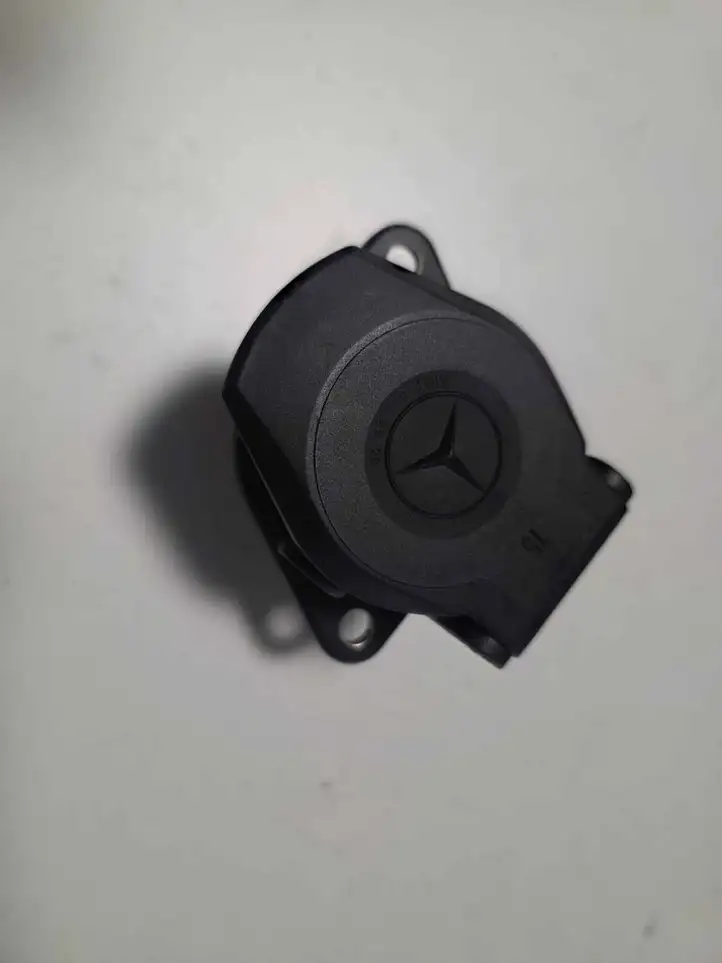 Mercedes-Benz Sprinter W907 W910 (2018 - ) A0325454528 Дополнительные крепления фаркопа — фото 1