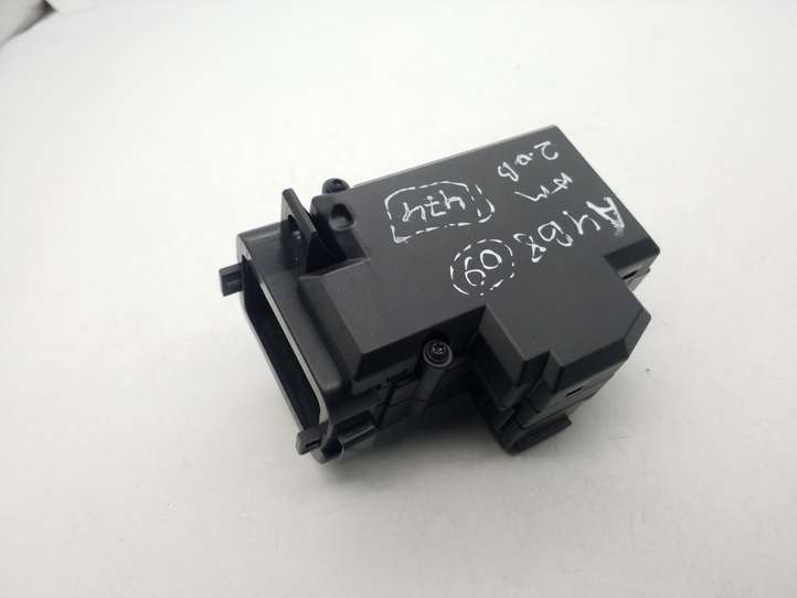 Audi A4 (2007 - 2011)  8K0909131C Замок зажигания