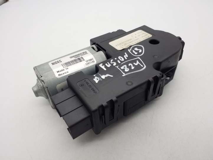 Ford Fusion II (2013 - )  DS7315B689 Двигатель привода люка-крыши