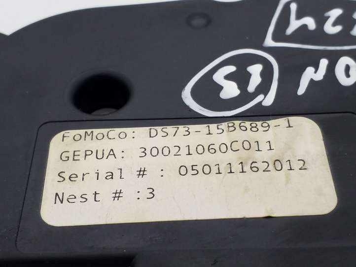 Ford Fusion II (2013 - )  DS7315B689 Двигатель привода люка-крыши