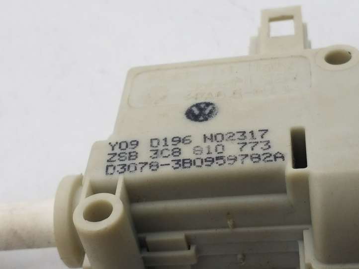 Volkswagen Passat CC (2008 - 2012)  3C8810773 Двигатель центрально замка