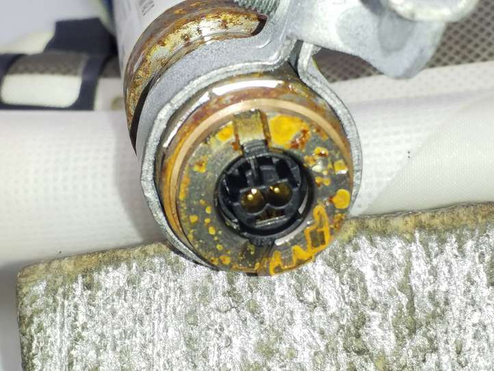 Audi A4 (2007 - 2011)  8K0880742D Звукоизоляция крыши