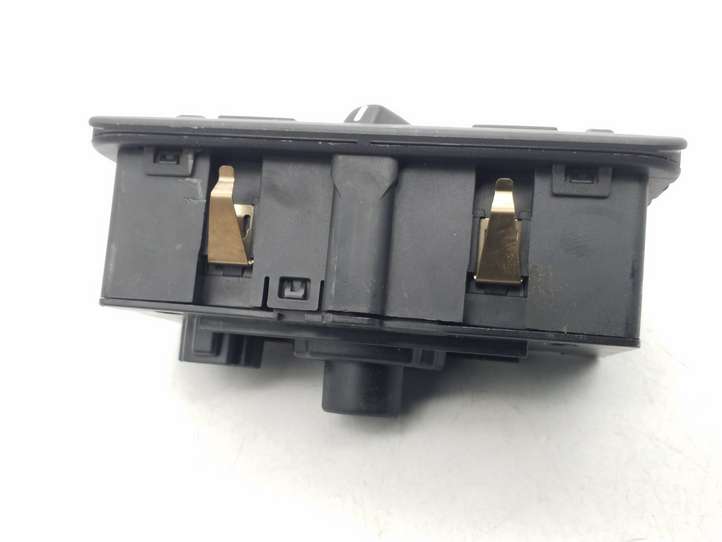 Volvo V70 (2007 - 2013)  30739415 Включатель фонарей