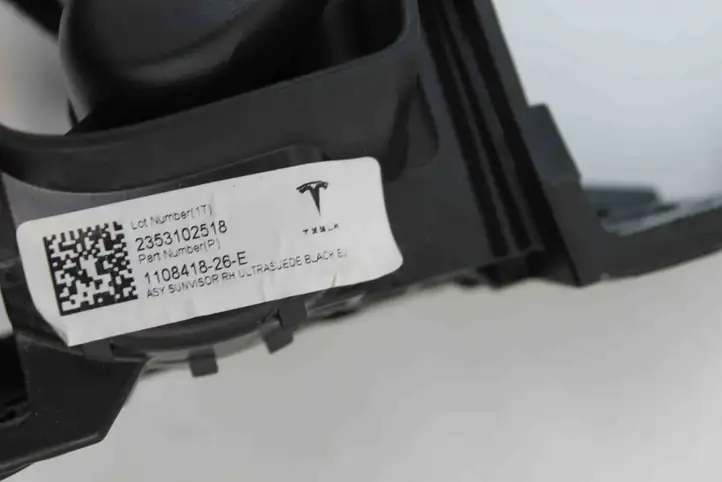 Tesla Model X (2015 - 2021) 110841726E Солнцезащитный козырек — фото 5