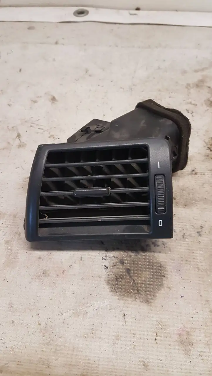 BMW 3 E46 (1998 - 2005) 64228361897 Боковой воздушный дефлектор — фото 1