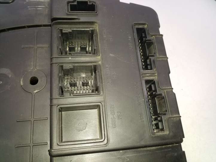 Renault Megane II (2002 - 2005)  8200305574 Mодуль kомфортa
