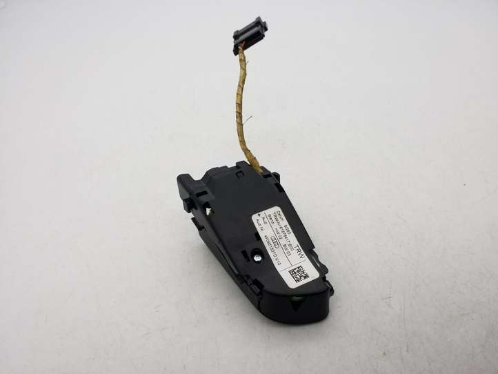 Audi A4 (2007 - 2011)  4F0951527D Кнопки рулевого колеса