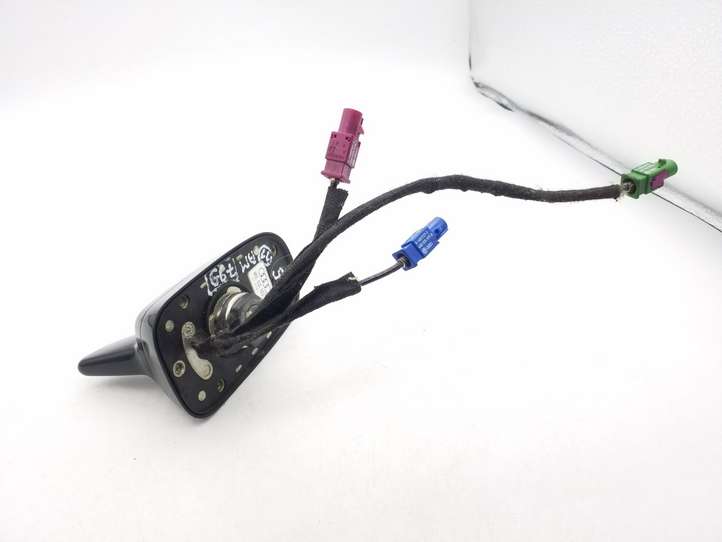 Audi Q5 (2008 - 2012)  8R0035503C Антенна (антенна GPS)