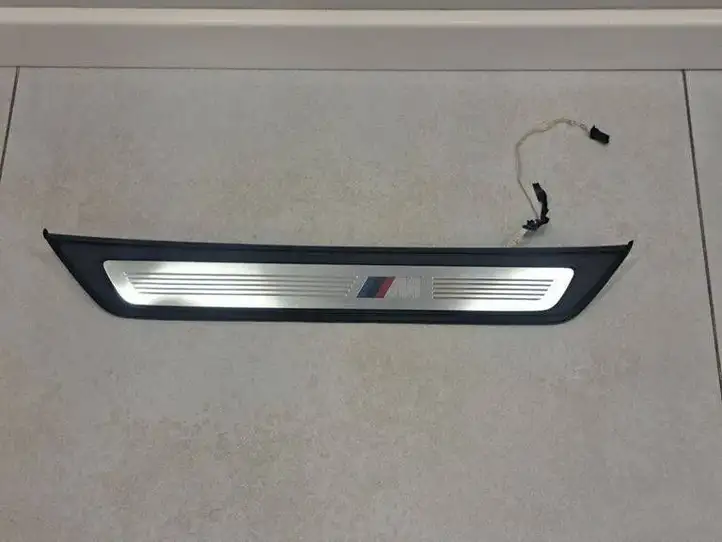 BMW 6 G32 Gran Turismo (2017 - ) 52478065120 Внутренняя отделка заднего порога — фото 1