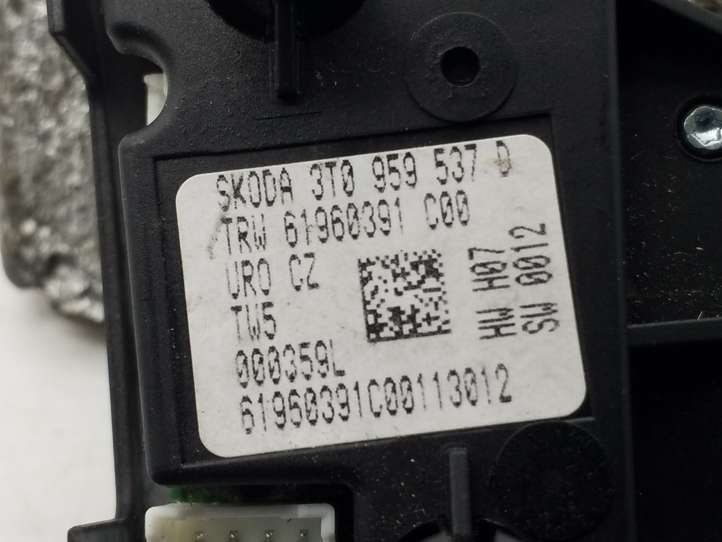 Skoda Superb B6 (3T) (2008 - 2015)  3T0959537D Кнопки рулевого колеса