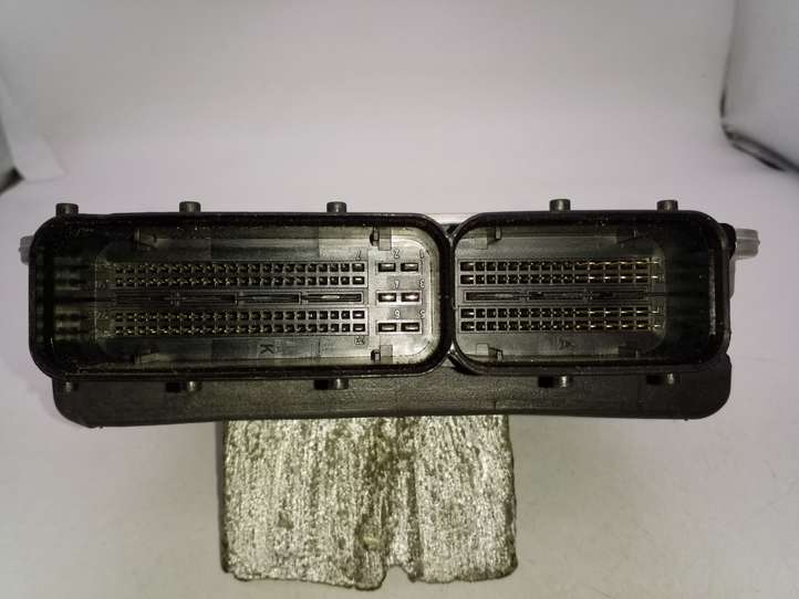 Audi A4 (2007 - 2011)  8K2907115D Блок управления двигателем ECU