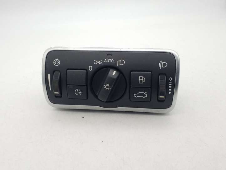 Volvo XC60 (2013 - 2017)  31443841 Включатель фонарей