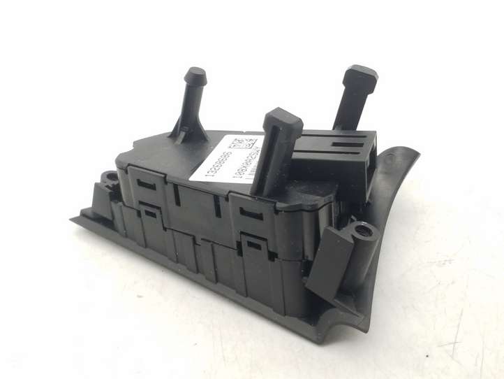 Opel Meriva (2010 - 2014)  13268686 Кнопки рулевого колеса